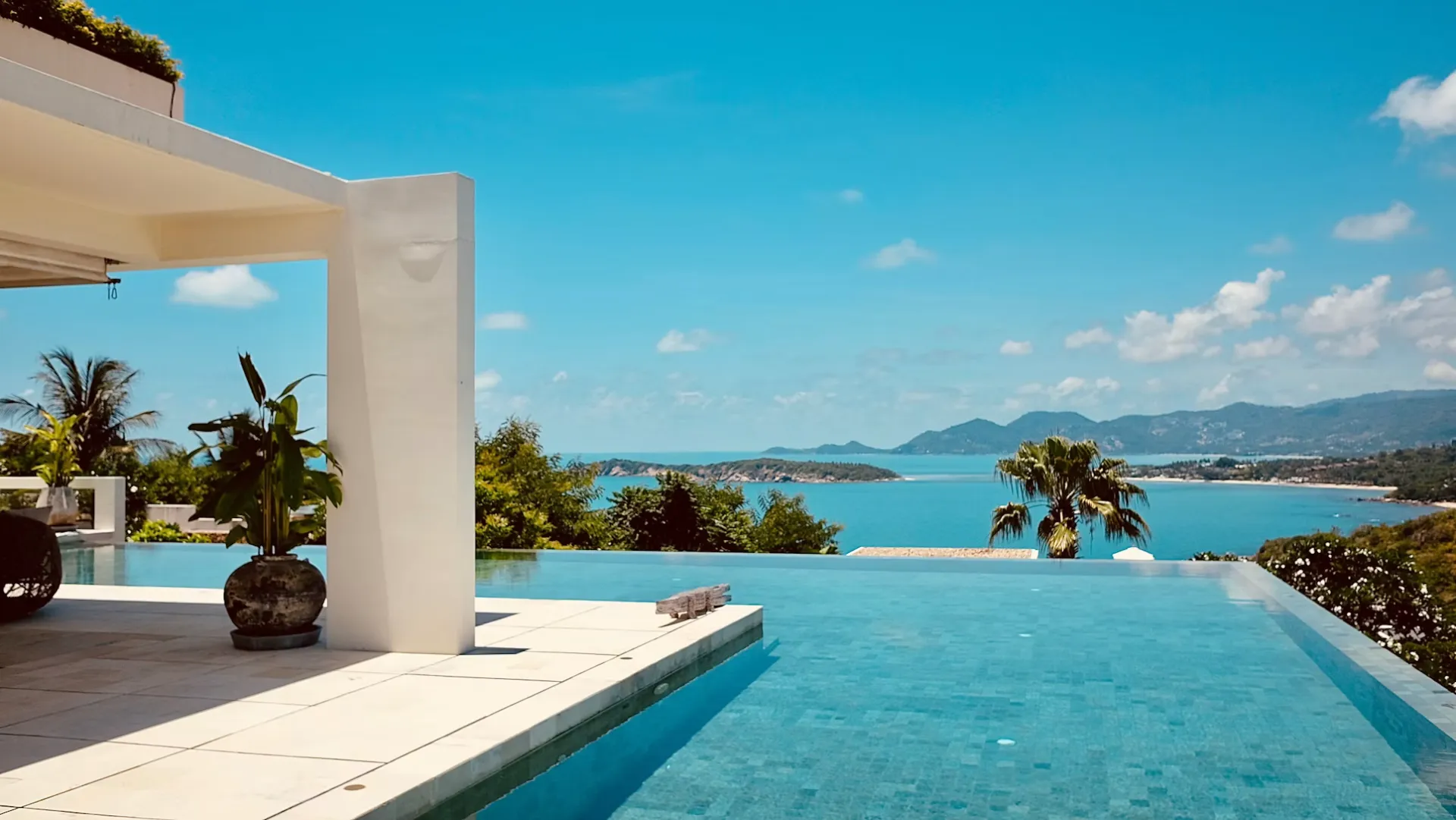 A private villa infinity pool overlooking the coast